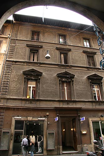 Fotos af Hus i Via dei Due Macelli nr.31: facaden