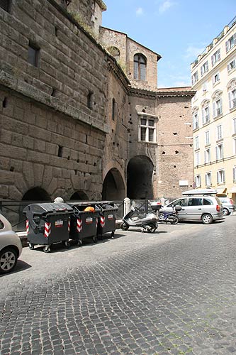Foto fra Via di Tor de'Conti og Piazza del Grillo