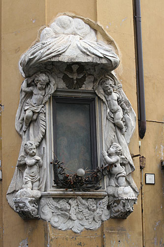 Madonnabillede på Largo Pietro di Brazzà