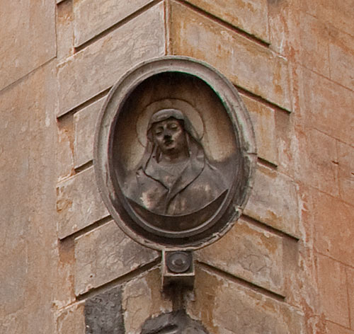 Via di Sant'Ambrogio: Madonna Addolorata. - cop. Leif Larsson