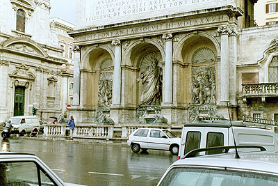 Moses-Fontænen ved Via Vittorio Emanuele Orlando og Kirken Santa Maria della Vittoria til venstre