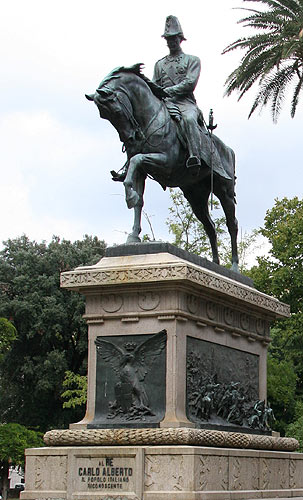 Foto fra Giardino del Quirinale: nærbillede af monumentet