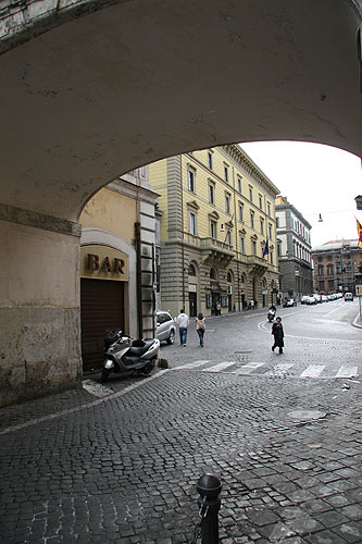 Palazzo Campanari i Via IV Novembre