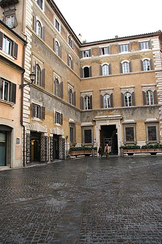Palazzo Ricci med den bemalede facade - cop.Leif Larsson