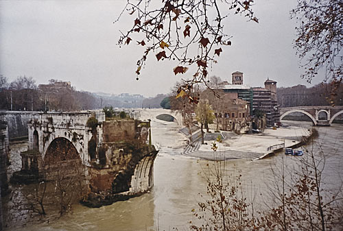 Ponte Rotto set fra sydøst - Foto: cop. Leif Larsson