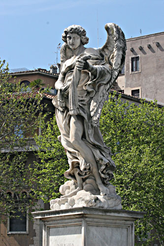 Foto af englestatue p Ponte Sant-Angelo. cop.:Leif Larsson