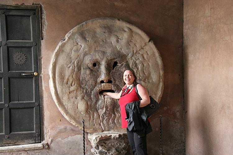 Bocca della Verità i Kirkens forhal - foto cop. Leif Larsson