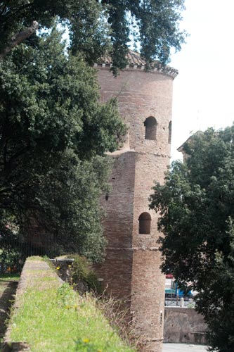 Sidetårn ved Porta Asinaria