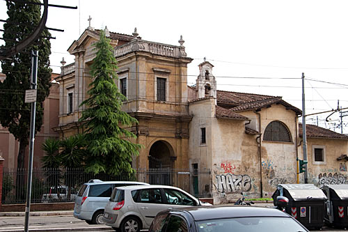 Kirken Santa Bibiana ved Via Giolitti