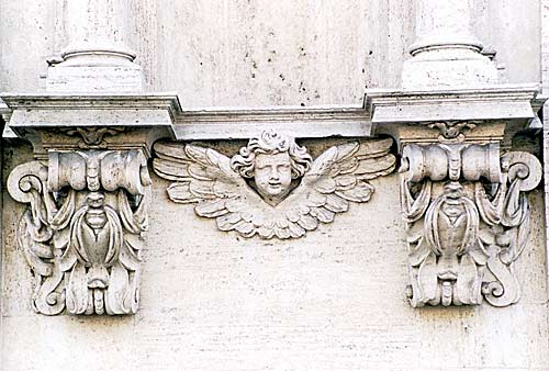 Konsol på facaden af Kirken San Francesco di Paola