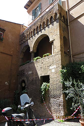Rester af gammel synagoge i Vicolo dell'Atleta - cop.Kasper Gramstrup Olesen