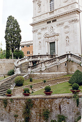 Kirken Santi Domenico e Sisto, facade og trappe