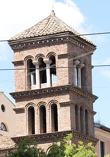 Santa Maria in Monticelli set fra Via della Seggiola. cop.Leif Larsson