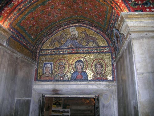 Mosaik over døren i venstre side af Cappella di Santo Zenone. cop.Bo Lundin