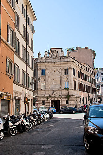Via del Banco di Santo Spirito mod Palazzo della Zecca Vecchia. - Foto: cop. Leif Larsson