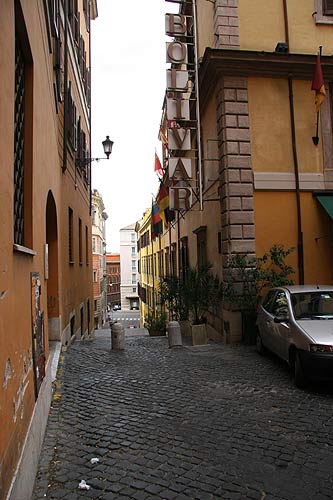 Piazza della Cordonata med udsigt ned mod Via IV Novembre