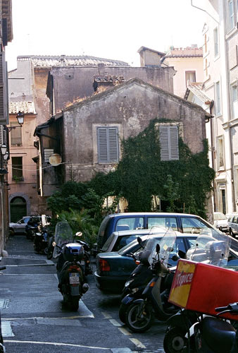 Via Panisperna og Via di Santa Maria Maggiore set fra Via Mazzarino mod Esquilin og Santa Maria Maggiore