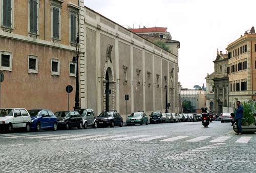 Foto af Via XXIV Maggio med Palazzo Pallavicini Rospigliosi