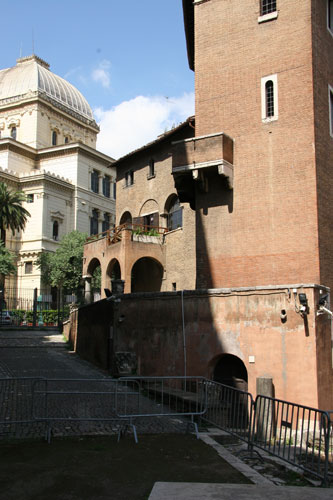 Casa dei Vallati, i baggrunden Synagogen - cop.Leif Larsson