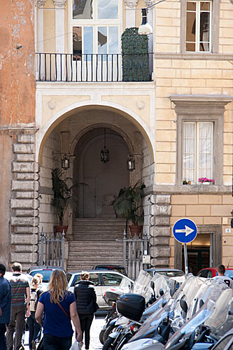 Palazzo Cenci på Piazza dei Cenci. cop. Leif Larsson
