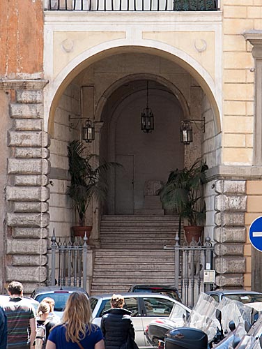 Palazzo Cenci på Piazza dei Cenci. cop. Leif Larsson