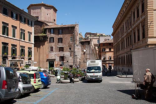 Piazza delle Cinque Scole. cop. Leif Larsson