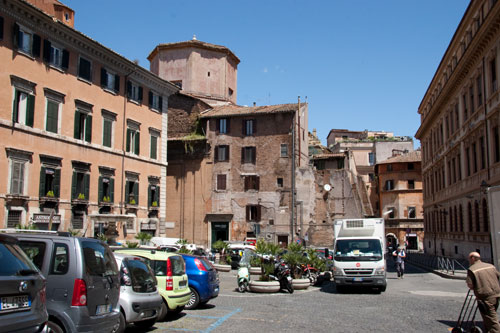 Piazza delle Cinque Scole. cop. Leif Larsson