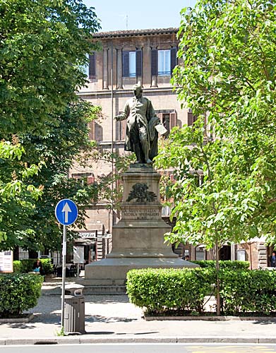 Piazza Sforza Cesarini. Foto cop. Leif Larsson