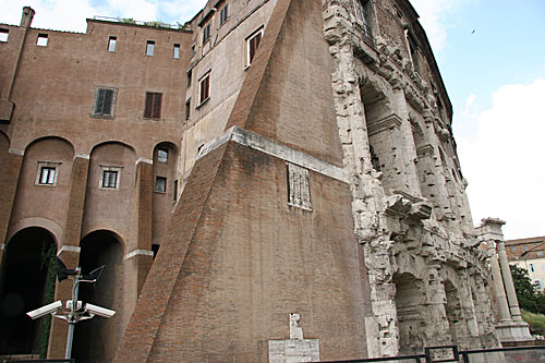 Palazzo Orsini i Teatro di Marcello. - Foto: cop. Leif Larsson