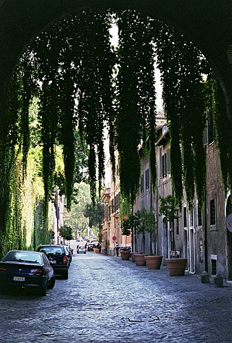 Via Giulia med Buen Arco Farnesiano og Antiquario Farnesiano - cop.Leif Larsson