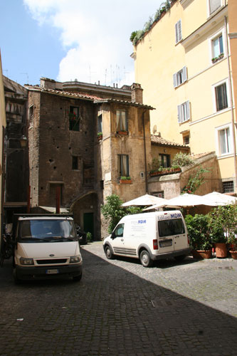 Via Sant'Angelo in Pescheria - cop.Leif Larsson